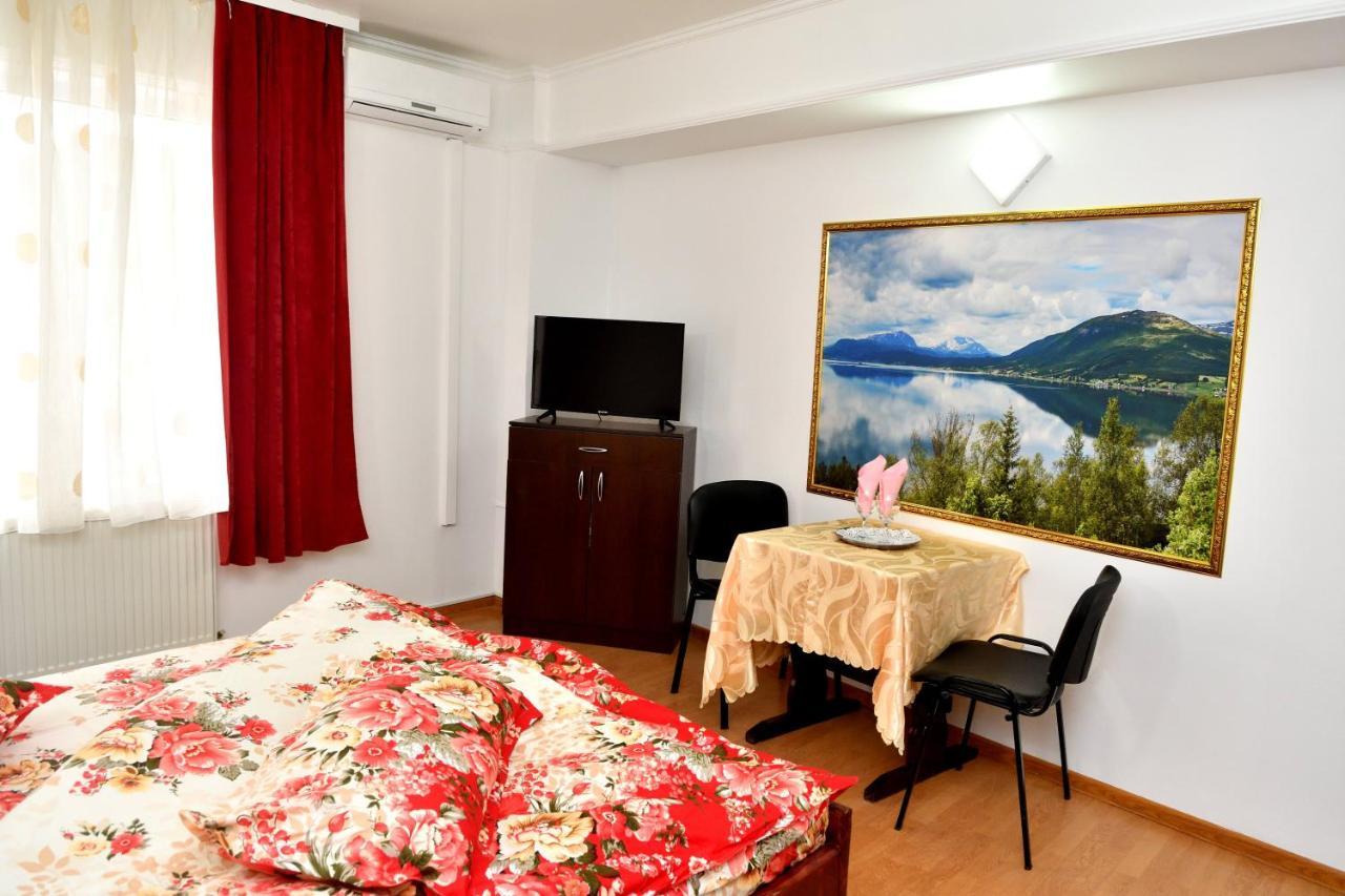 Hostel Casa Simescu I Caransebeş Zewnętrze zdjęcie