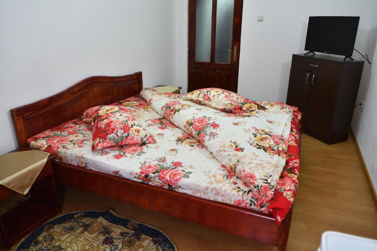 Hostel Casa Simescu I Caransebeş Zewnętrze zdjęcie
